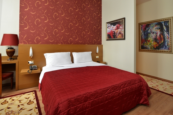 Hotel Austria (Tirana)